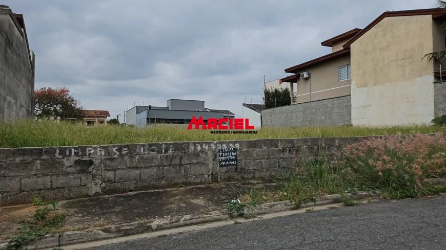 TERRENO COM 250 M2, PLANO, ÓTIMO LOCAL DO VILA BRANCA, ACEITA FINANCIAMENTO, DOC OK