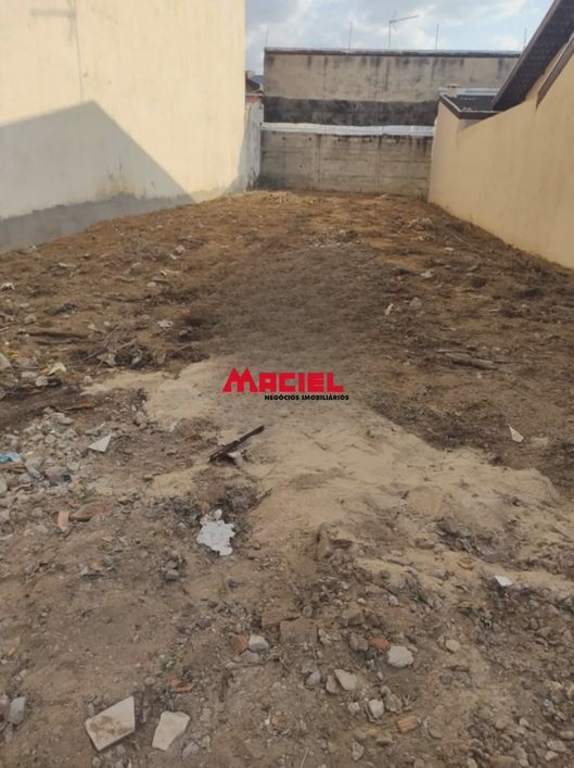 Terreno à Venda no Villa Branca