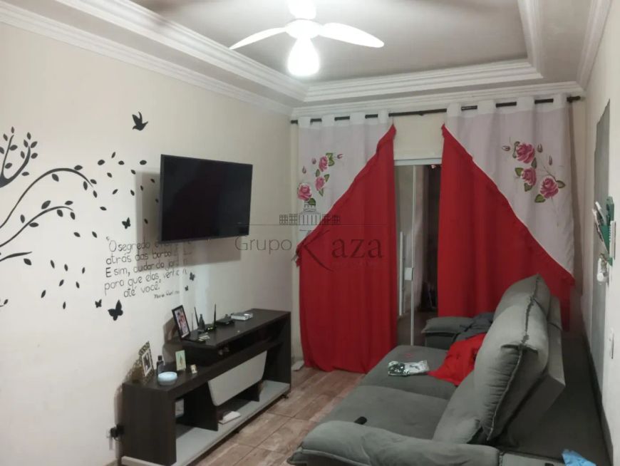 Casa - Bandeira Branca - Jacareí - 2 Dormitórios - 13,25m²