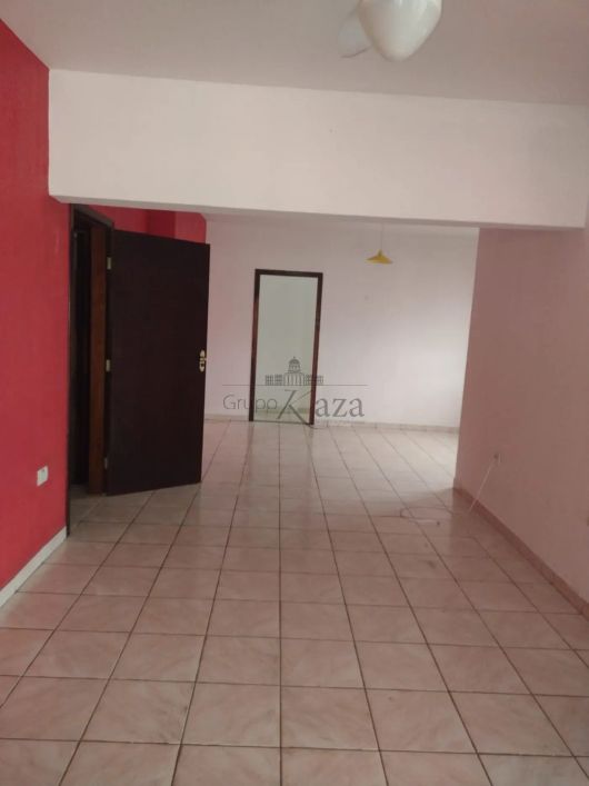 Casa Sobrado - Jardim São Luiz - 3 Dormitórios - 265m².