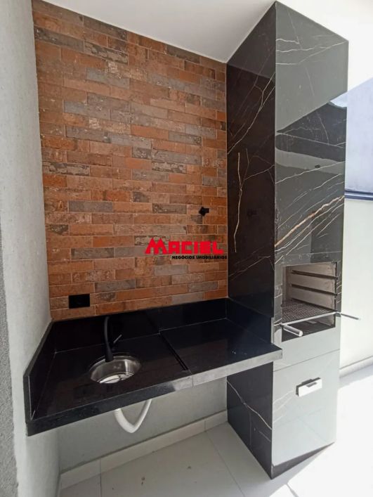 Linda casa no bairro Santa Paula - Jacarei com 03 dormitório
