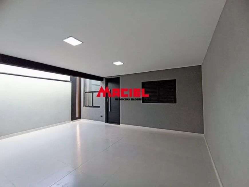 Linda casa no bairro Santa Paula - Jacarei com 03 dormitório