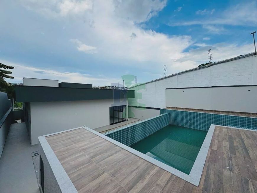 Casa de condomínio sobrado para venda possui 300 m² com 4 quartos