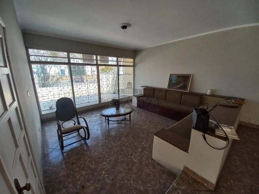 Oportunidade - Casa - Centro - Jacareí - 5 Dormitórios - 350m².