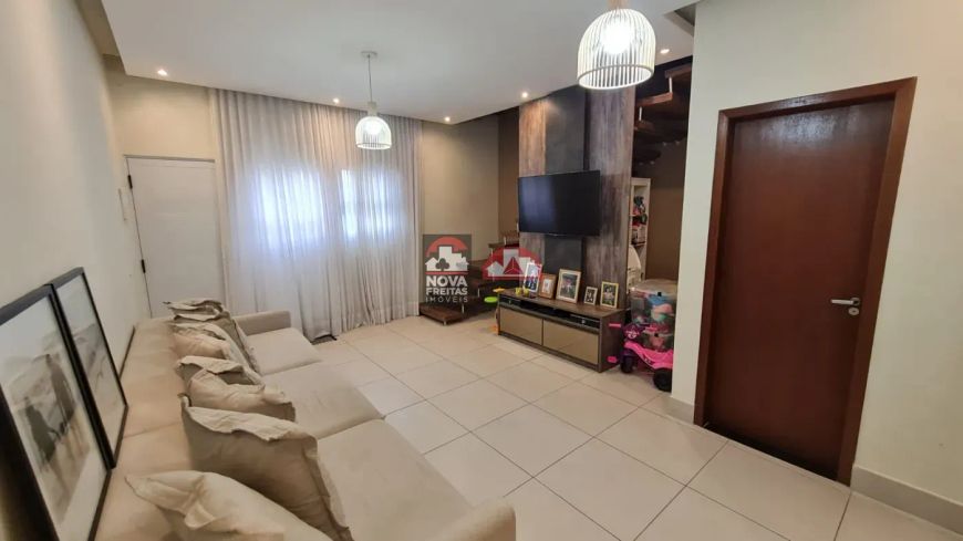 Casa Sobrado Condomínio em Jacareí
