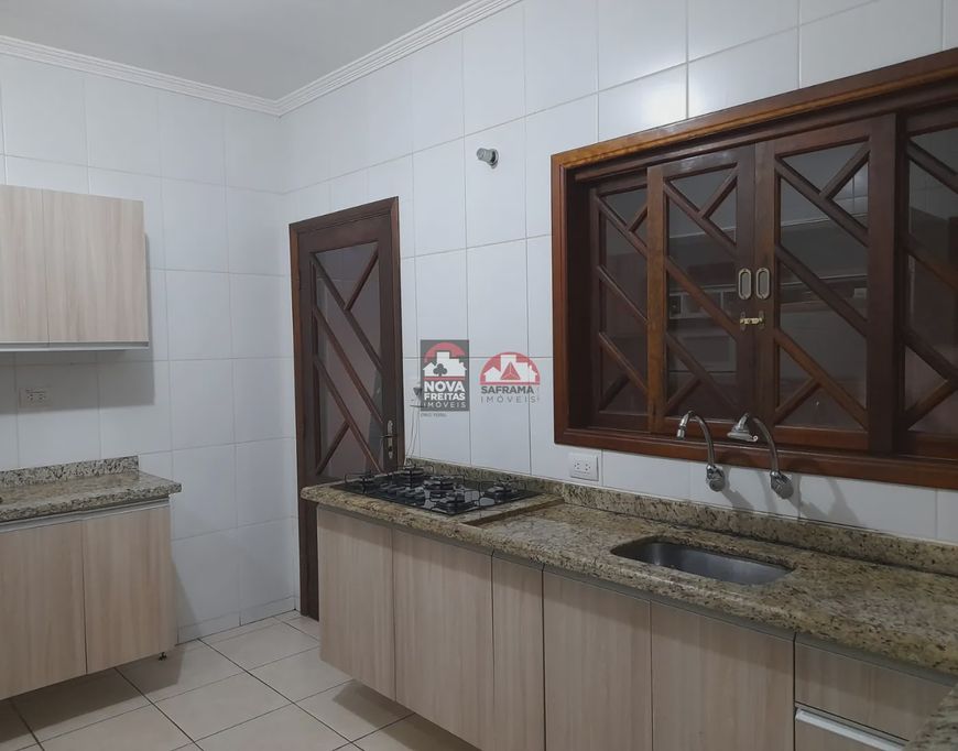 Casa Sobrado Padrão em Jacareí