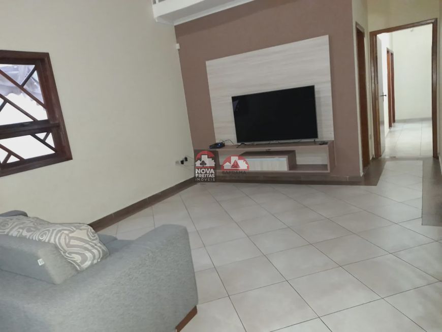 Casa Sobrado Padrão em Jacareí