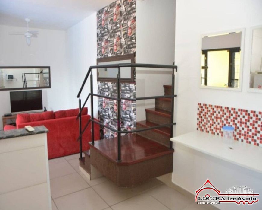 LINDA CASA COM PISCINA NO RESIDENCIAL SANTA PAULA JACAREÍ SP