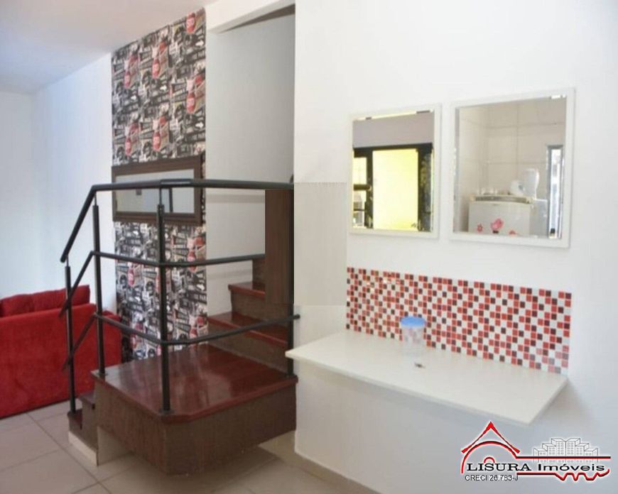 LINDA CASA COM PISCINA NO RESIDENCIAL SANTA PAULA JACAREÍ SP