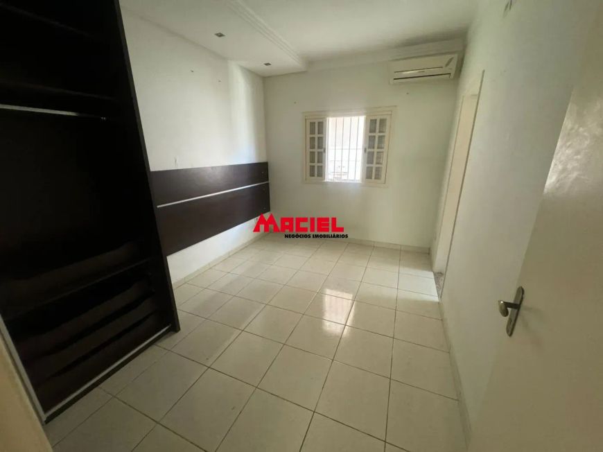 Casa em Jacareí com 3 Dormitórios e Móveis Planejados