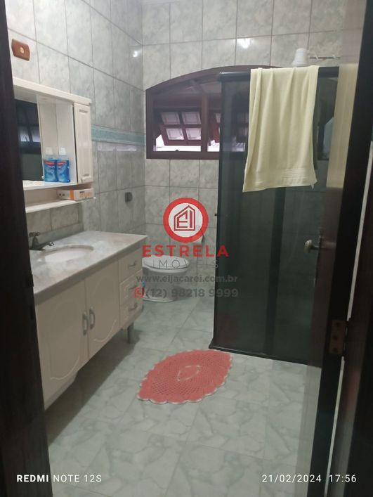 Imperdível oportunidade: Casa à venda em Jacareí-SP, Jardim Califórnia, 4 quartos, 1 suíte, 1 sala,