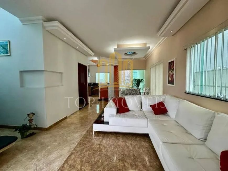 Oportunidade Belissima Casa em Condomínio Crytal Park 4 Dormitórios 225m²