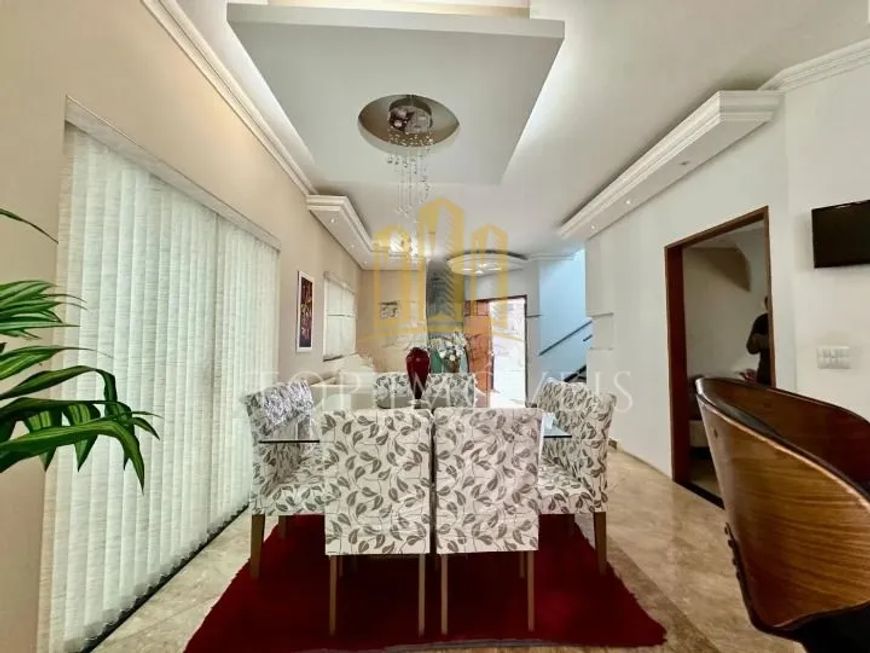 Oportunidade Belissima Casa em Condomínio Crytal Park 4 Dormitórios 225m²