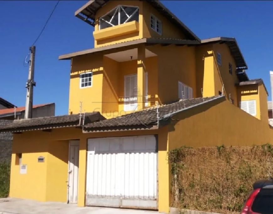 Casa Padrão em Jacareí