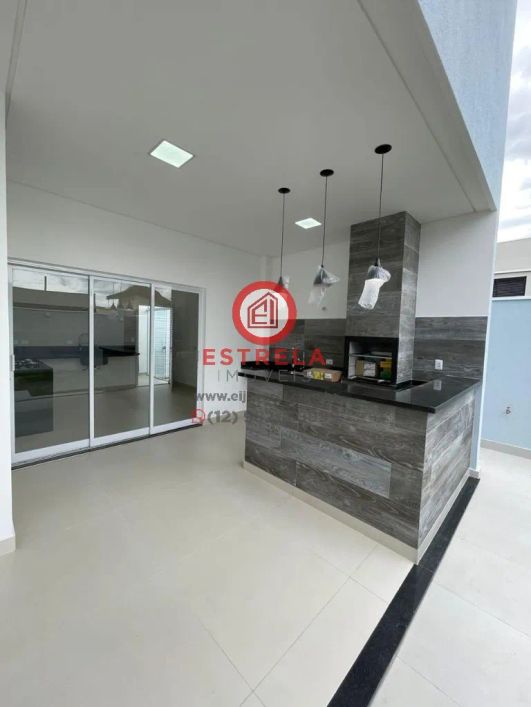 Casa à venda em Jacareí-SP: 3 quartos, 2 suítes, 4 vagas na Loteamento Villa Branca, 243m². Confira