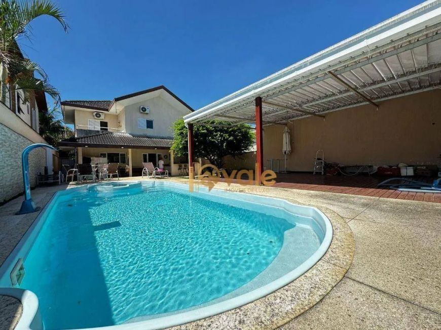 Sobrado com 3 dormitórios à venda, 254 m² - Villa Branca - Jacareí/SP