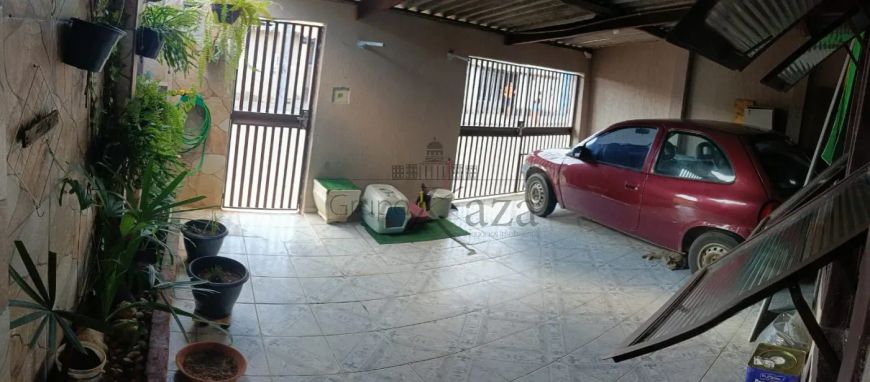 Oportunidade - Casa - Jacareí - Conjunto São Benedito - 3 Dormitórios .