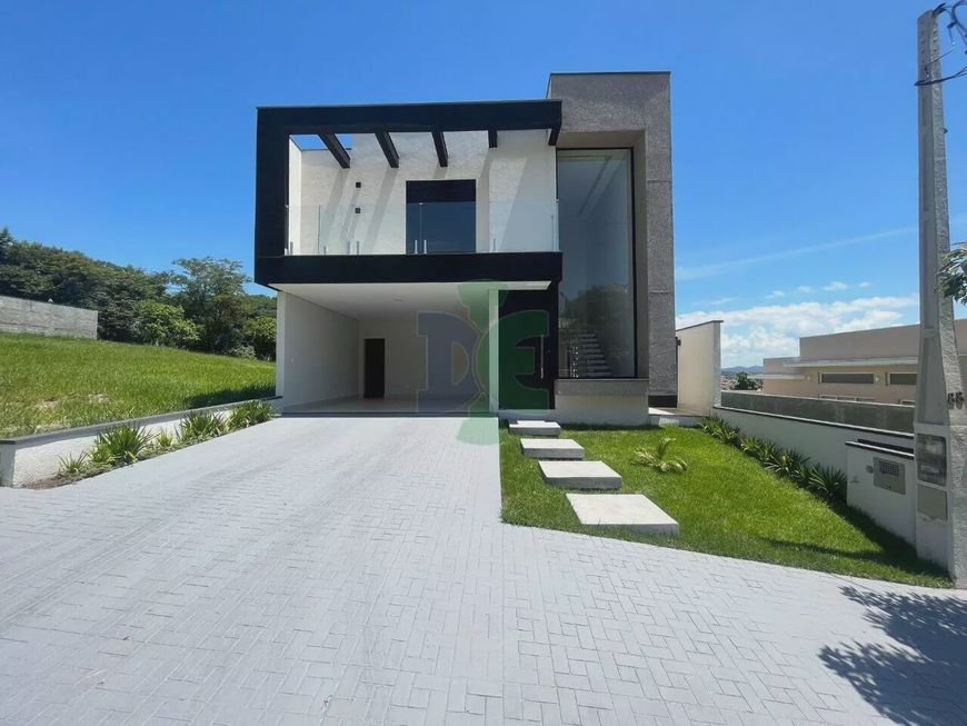Casa de condomínio sobrado para venda com 220 metros quadrados com 4 quartos