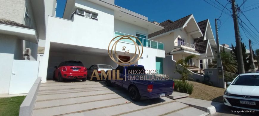 Luxuosa Casa em Condomínio à Venda em Jacareí-SP, Loteamento Villa Branca - 4 quartos, 4 suítes, 2 s
