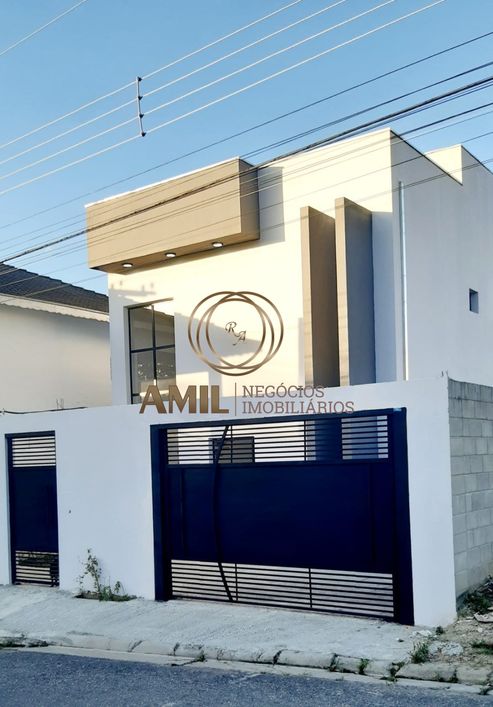 Casa Sobrado/ Villa Branca / 03 dormitórios sendo 1 suíte / 150 m² de construção / 250 m² de terreno