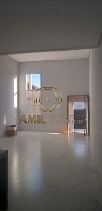 Casa / 03 dormitórios / Loteamento Villa Branca / 135m² / 250m² Terreno / Jacareí