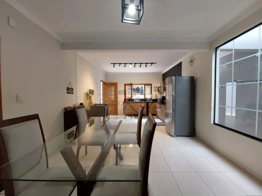Casa Sobrado - Villa Branca - Jacareí - 3 Dormitórios - 192m².