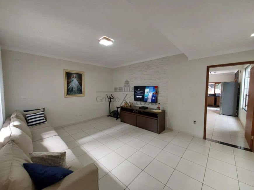 Casa Sobrado - Villa Branca - Jacareí - 3 Dormitórios - 192m².