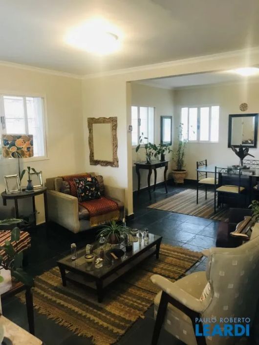 CASA ASSOBRADADA - POMPÉIA - SP