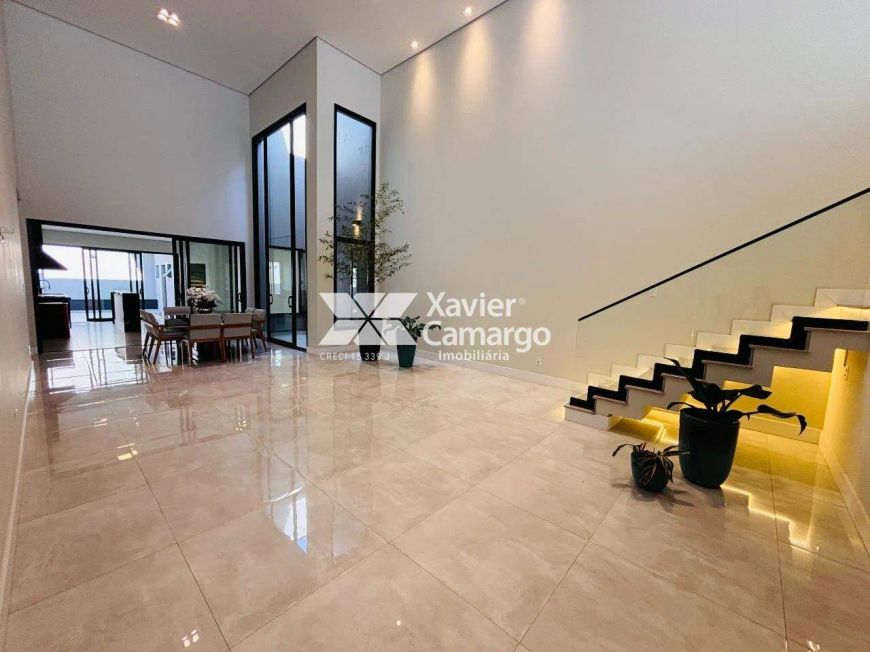 Casa térrea em condomínio à venda com 3 quartos no Jardim Leblon.