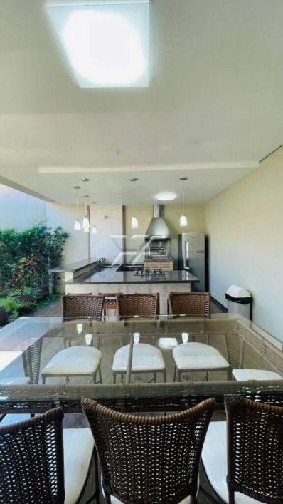 Casa em condomínio à venda com 03 quartos no Club Home