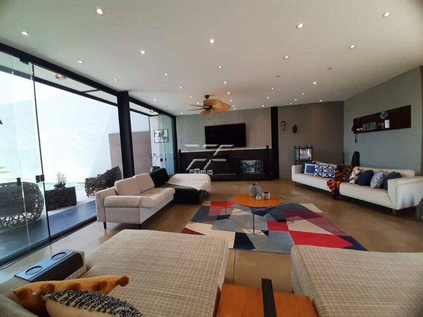 Casa em condomínio à venda com 03 quartos no Jardim Porto Fino