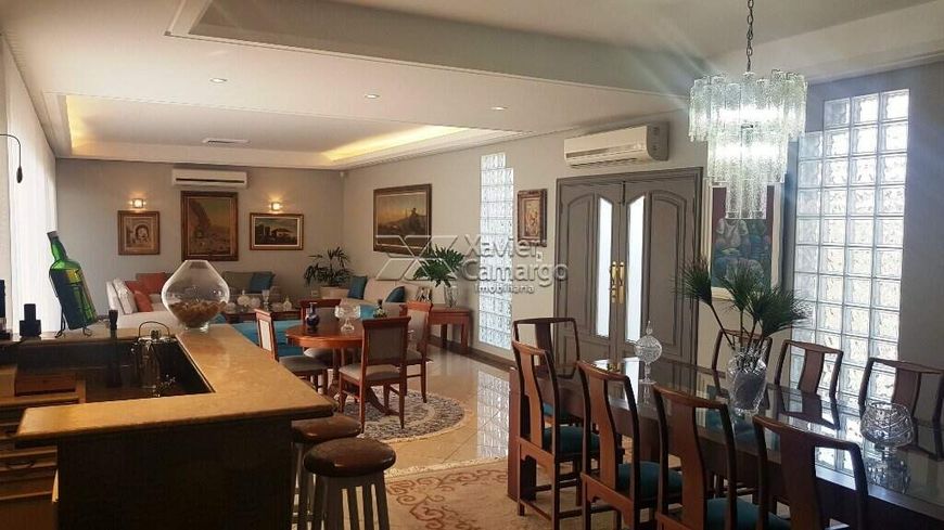 Casa à venda com 6 dormitórios no bairro Cidade Jardim.