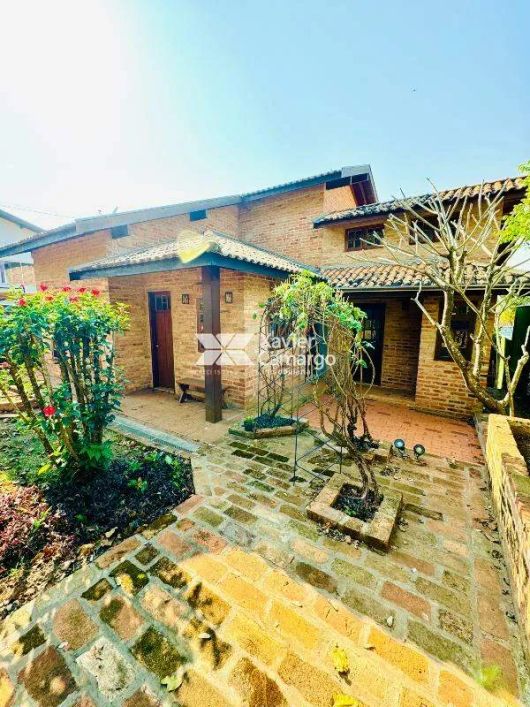Casa à venda com 04 quartos no Residencial Florença