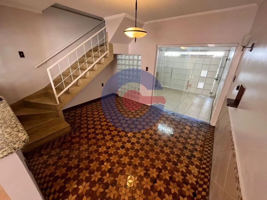 Casa no Centro de Rio Claro - 03 dormitórios e 02 garagem