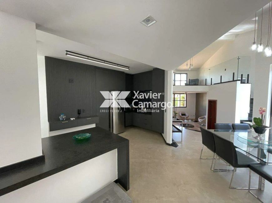 Casa á venda em condominio fechado com 2 quartos no Cidade Jardim.
