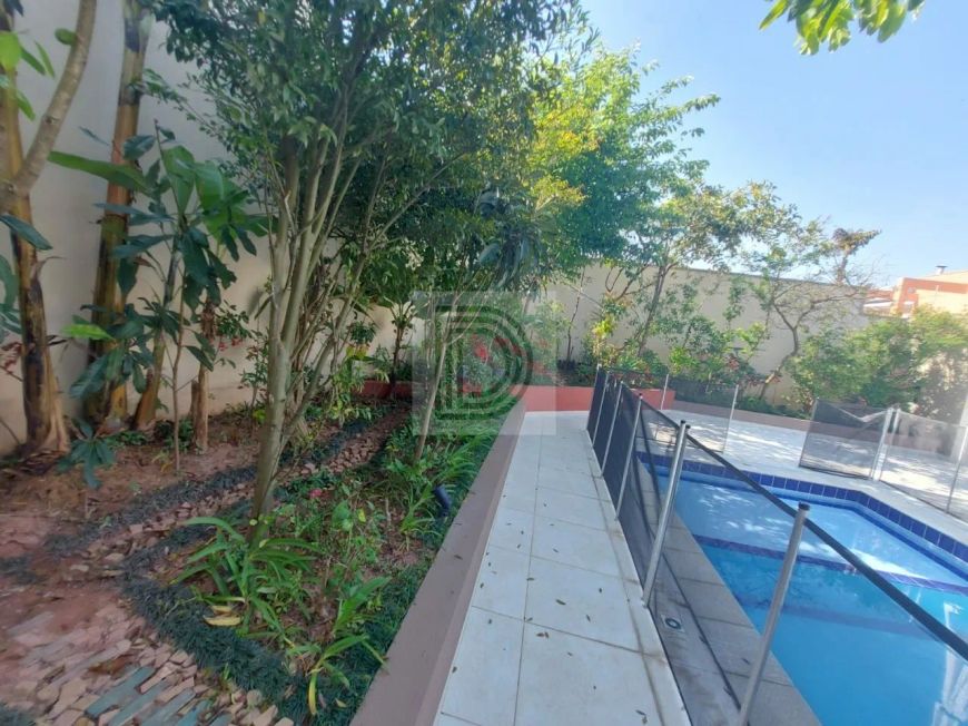 Linda residência à venda no Parque dos Príncipes, com 520m²