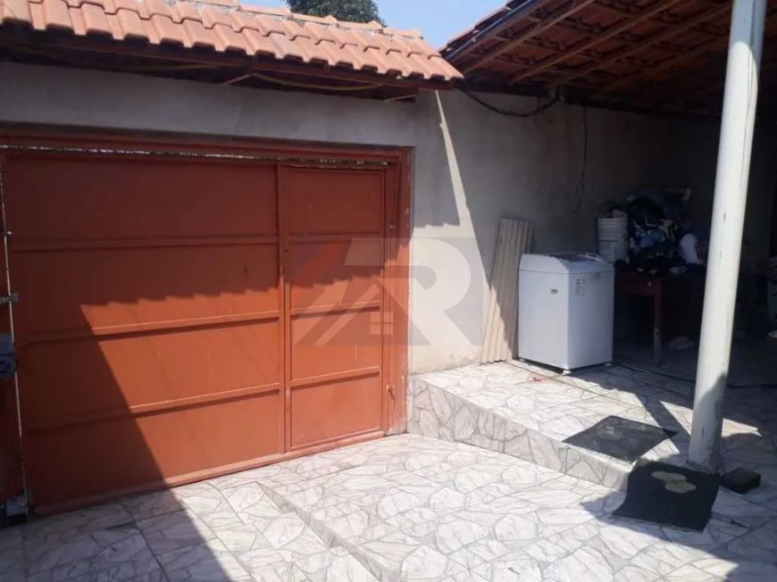 Casa a venda no conjunto habitacional Arco íris, ótima localização