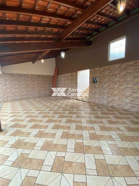 Casa em condomínio à venda com 03 quartos no Residencial Florença