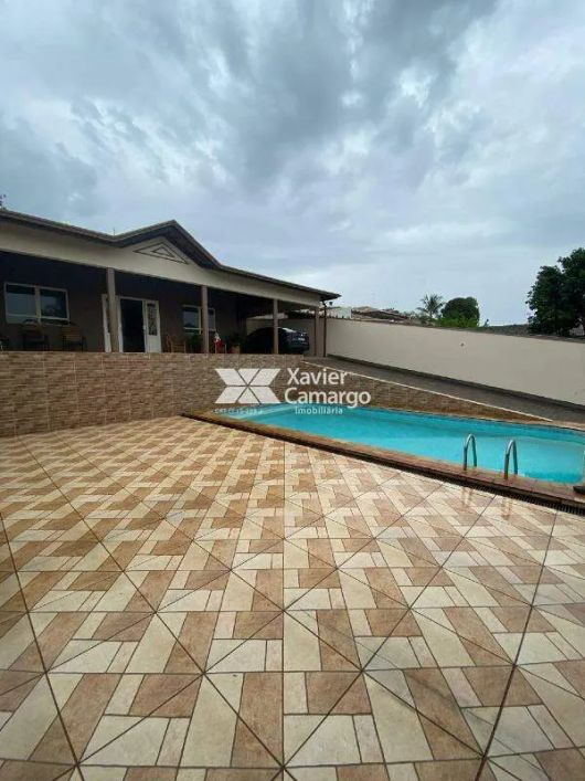 Casa em condomínio à venda com 03 quartos no Residencial Florença