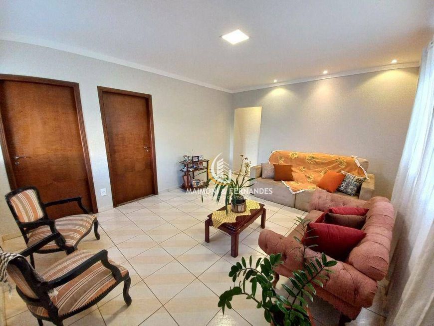 Casa com 3 dormitórios à venda, 136 m² por R$ 595.000,00 - Vila Indaiá - Rio Claro/SP
