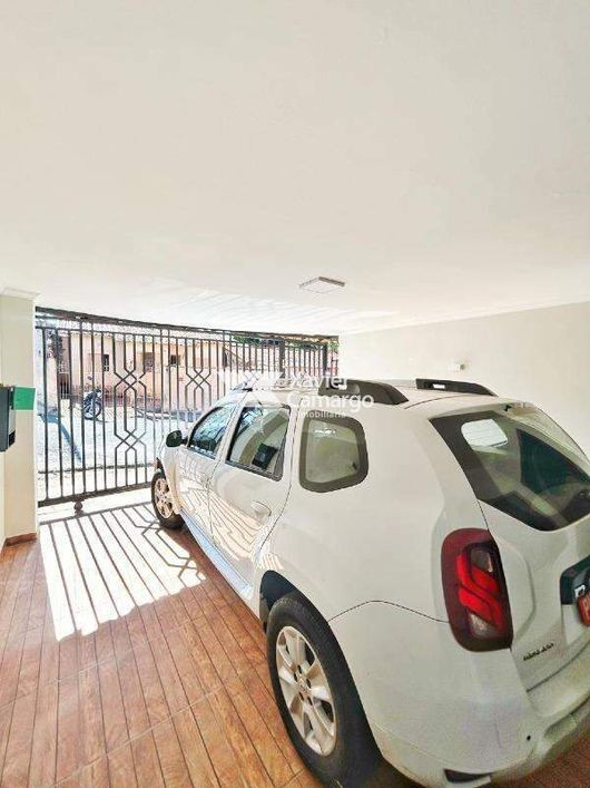 Casa à venda com 03 quartos no Jardim Bandeirantes