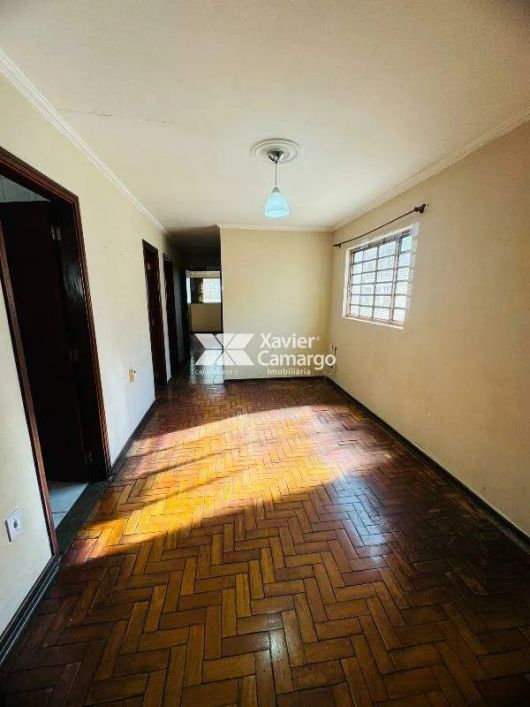 Casa à venda com 3 quartos e com edícula no Arco Íris
