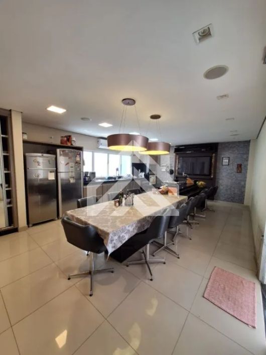 Casa em condomínio à venda com 3 suítes no Club Home