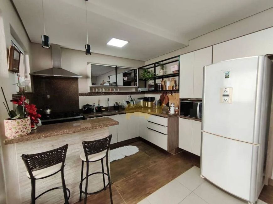 Casa com 3 dormitórios à venda, 250 m² por R$ 1.350.000,00 - Granja Regina - Rio Claro/SP