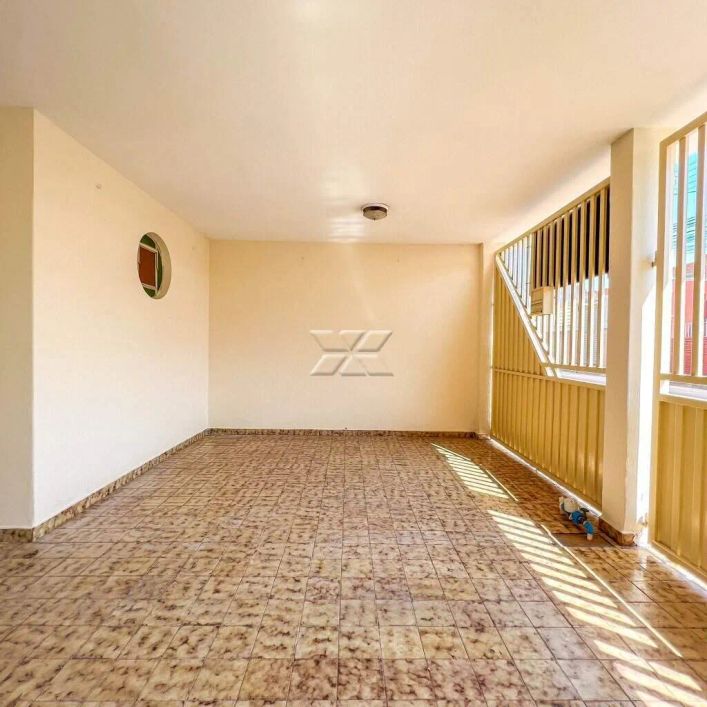 Casa para comprar com 2 quartos no bairro do Estádio.