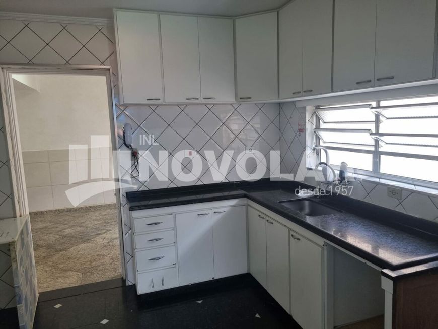 SOBRADO SANTA INÊS EM AVENIDA PRINCIPAL, PRÓXIMO AO HORTO FLORESTAL.