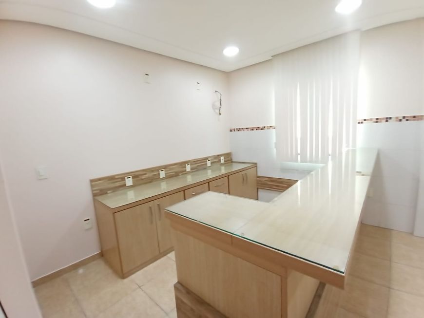 Rua João Valério / Sala Comercial / 9 8 1 0 6 3 2 3 1