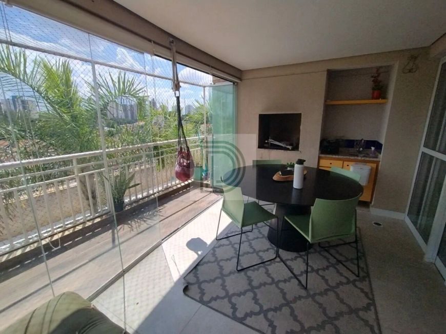 Apartamento à venda na Vila Gomes, com 95m², vista para USP.