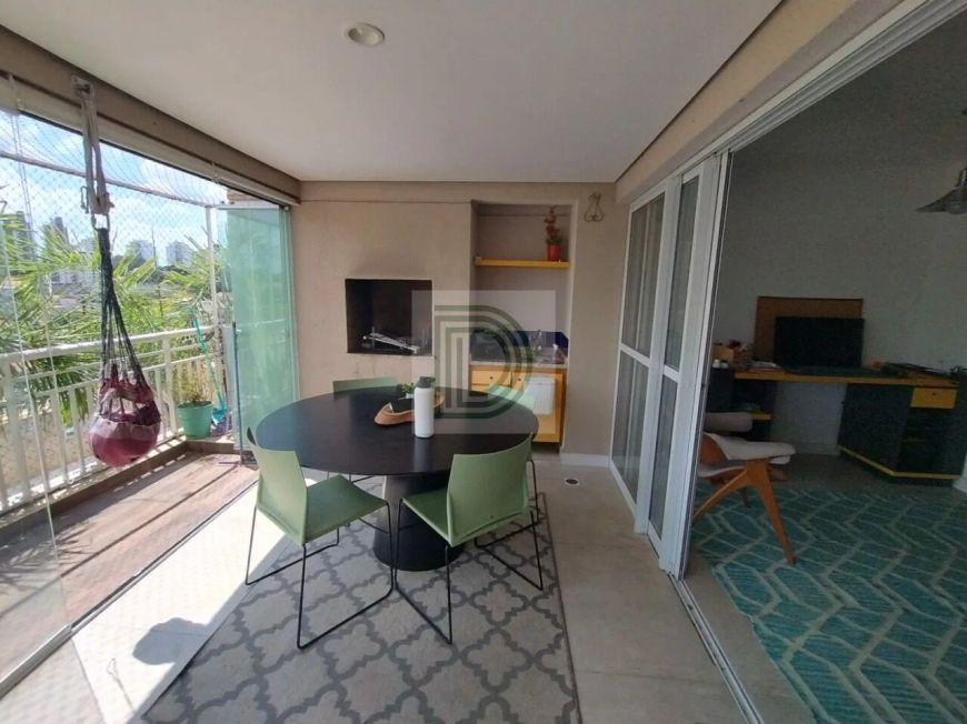 Apartamento à venda na Vila Gomes, com 95m², vista para USP.