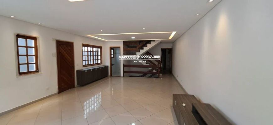 Casa na Vila São Francisco com 4 quartos sendo 3 suítes, 6 vagas de garagem. FL23